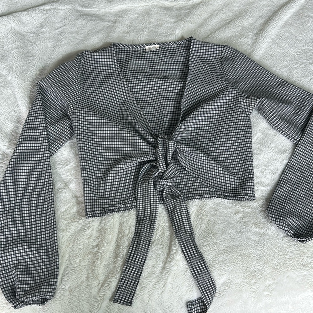 Long sleeve crop blouse